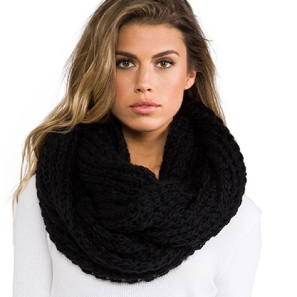 Paula Bianco‎ chunky knit infinity scarf